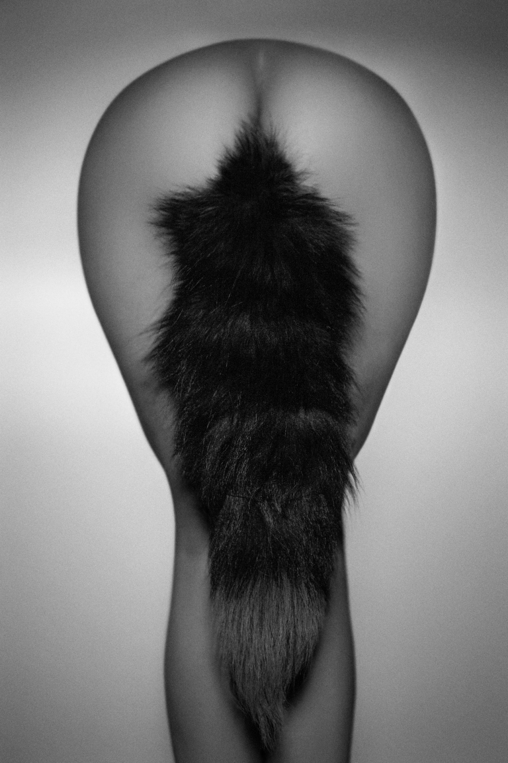 Девочка с анальным хвостиком