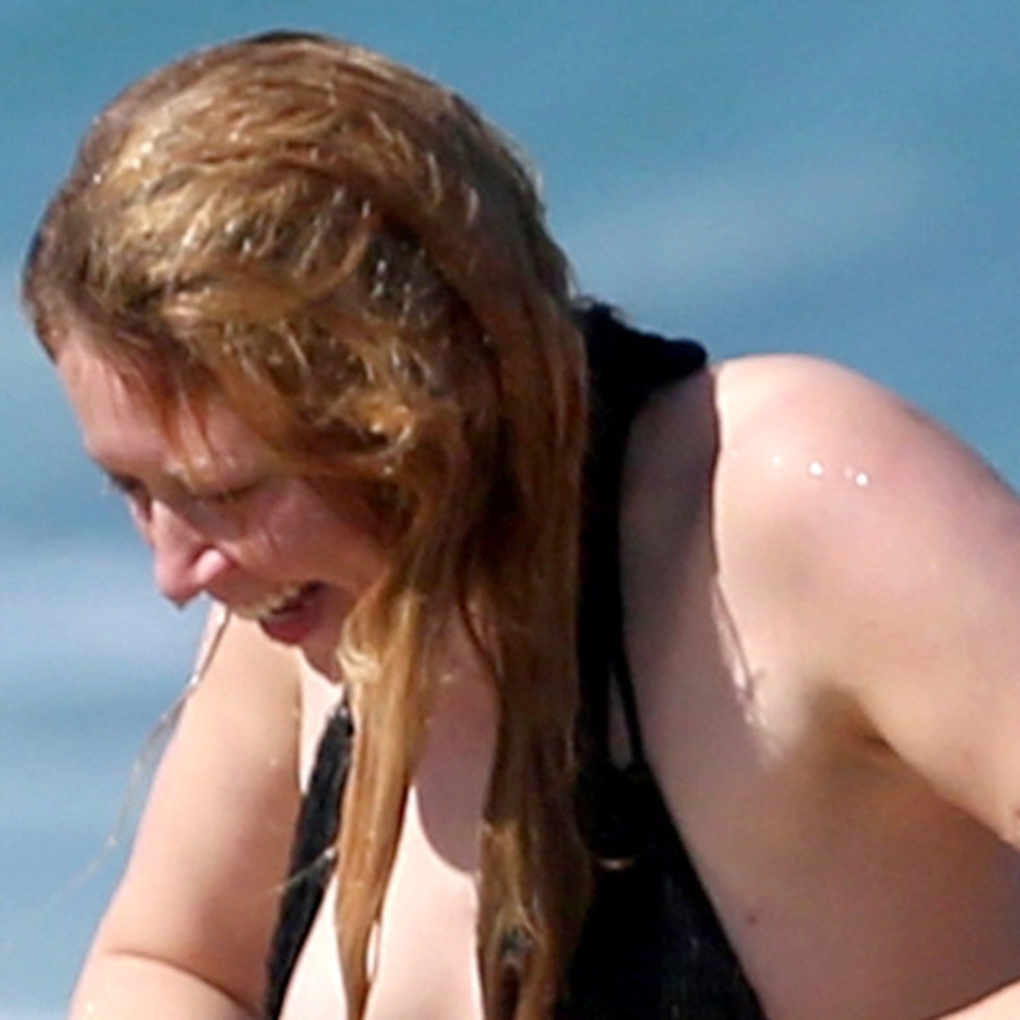 Яэль Стоун голая оранжевый хит сезона