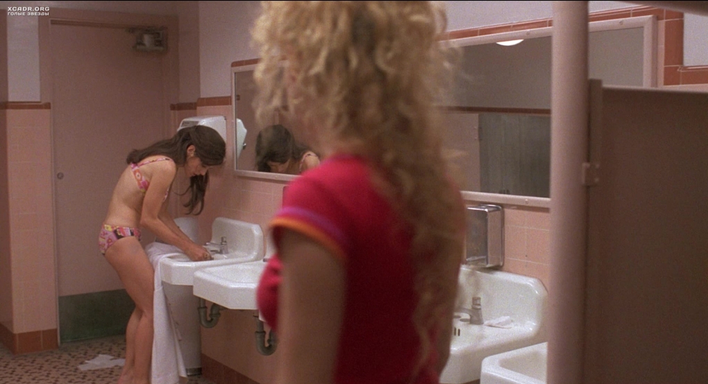 Наташа Лионн грудь