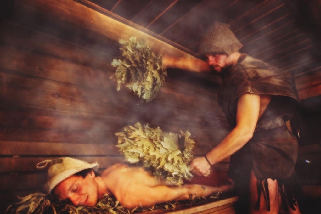 Соблазн в парилке