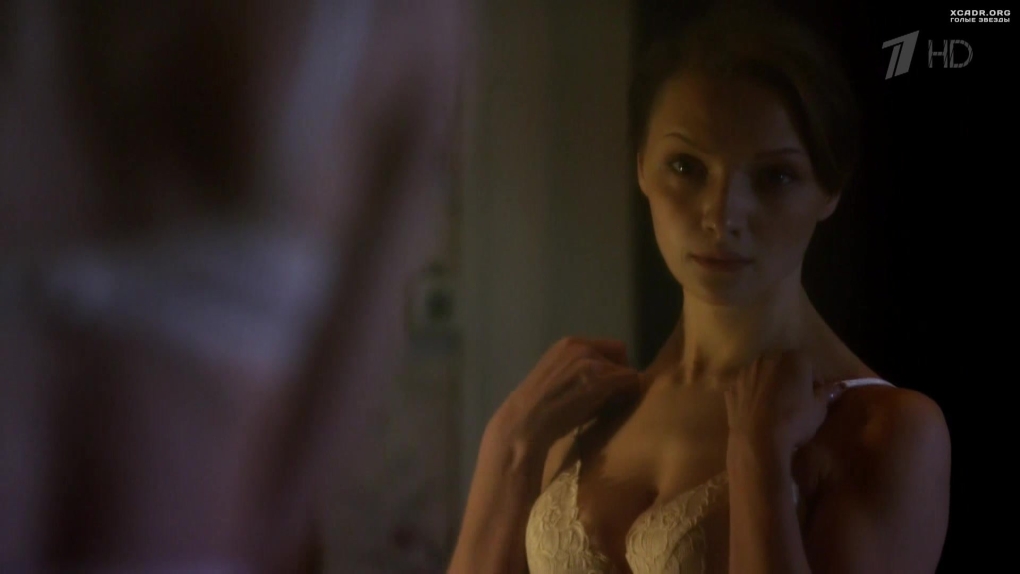 Софья Евстигнеева в купальнике