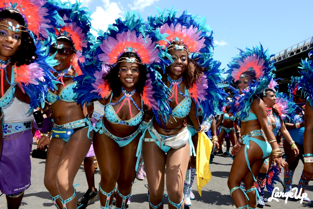 Карнавал в купальнике