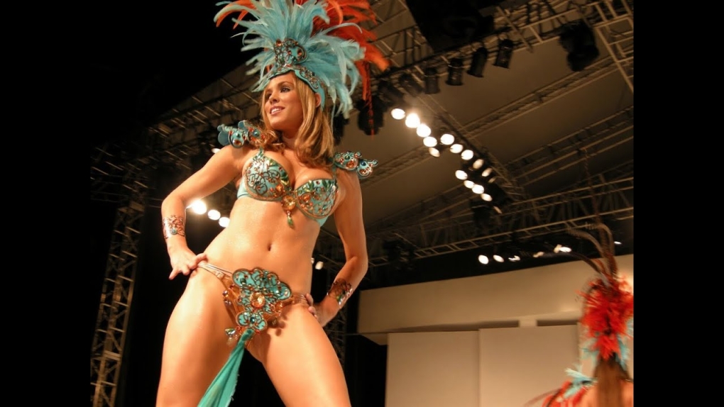 Карнавал грудь