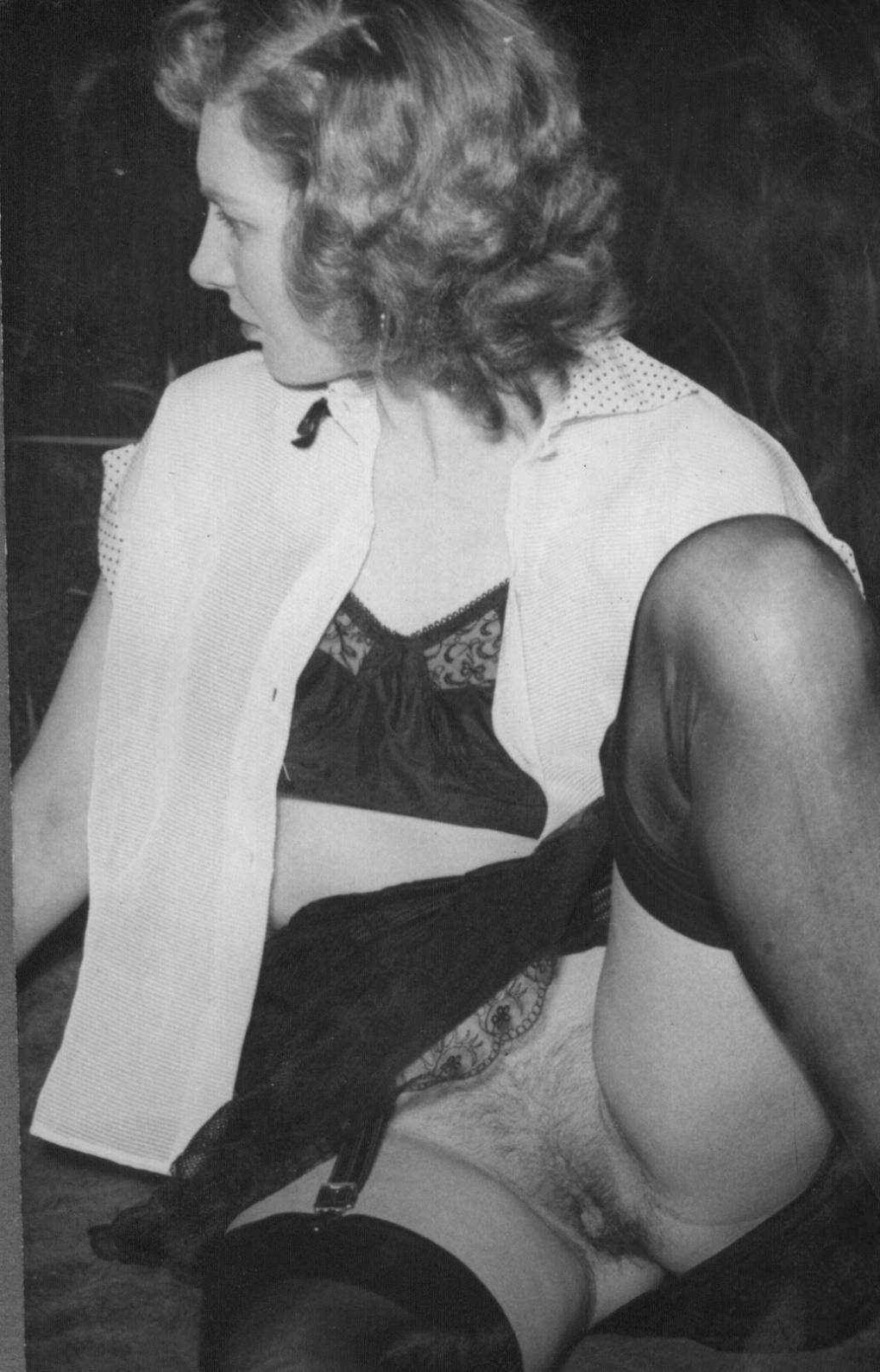 Ретро волосатые женщины без трусов