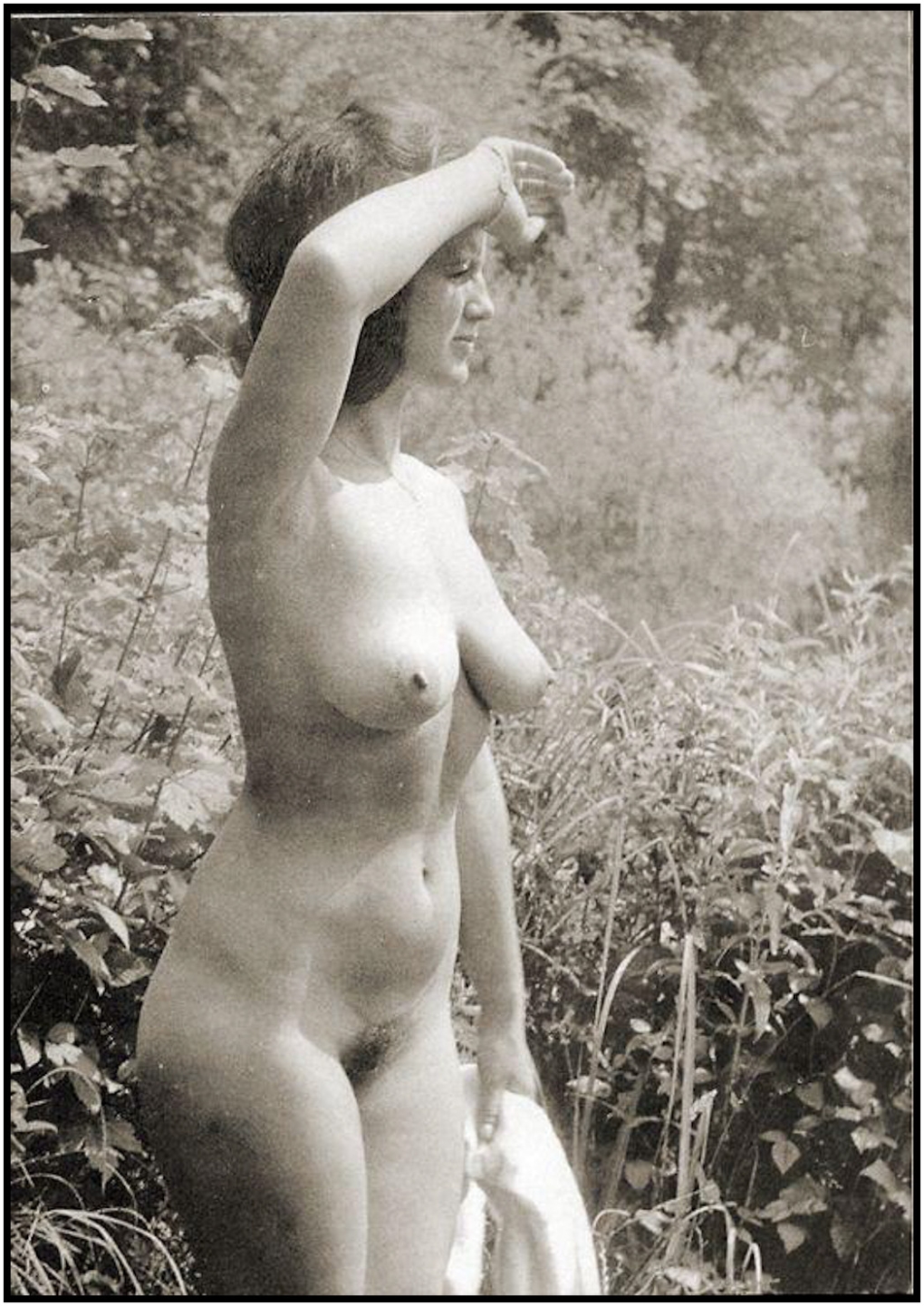 Волосатые киски нудисток