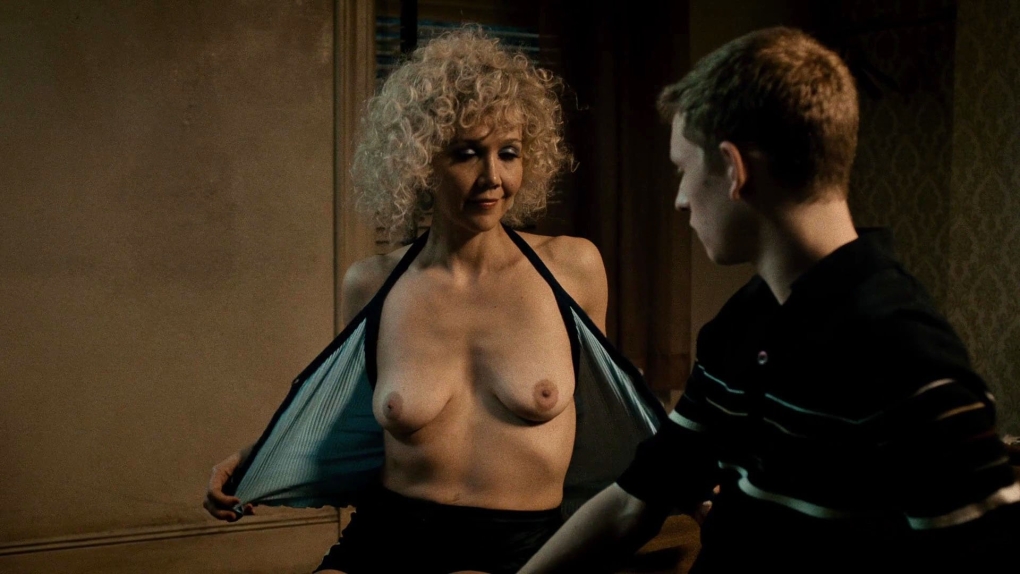 Мэгги Джилленхол двойка