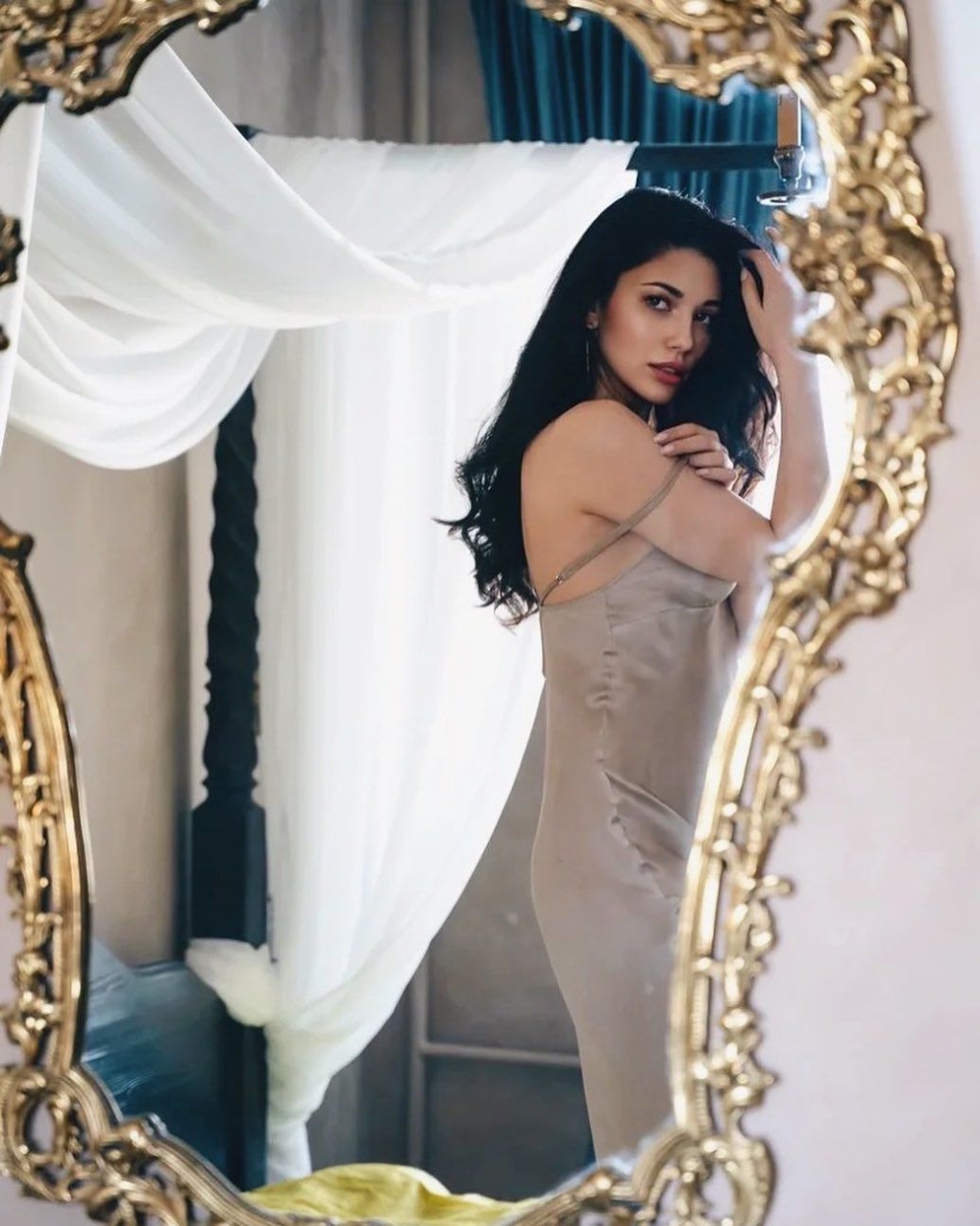 Диана Джалалова ступни