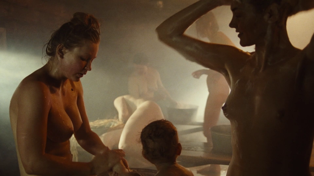 Юлия Пересильд голая в кино