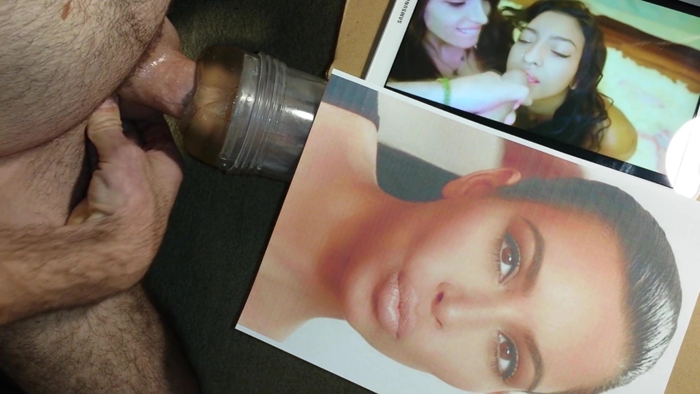 Голая Ким Кардашян фейк