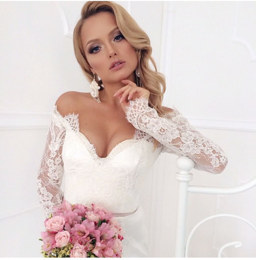 Екатерина Коба в чулках