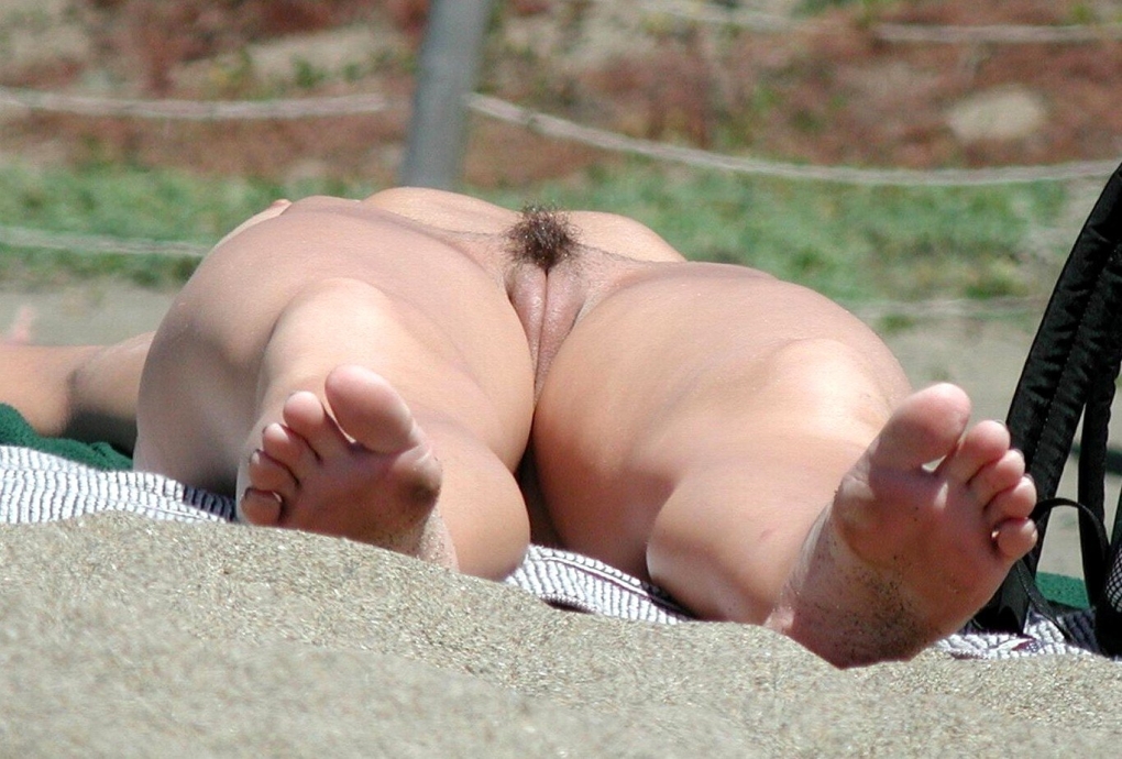 Подглядывание под юбку