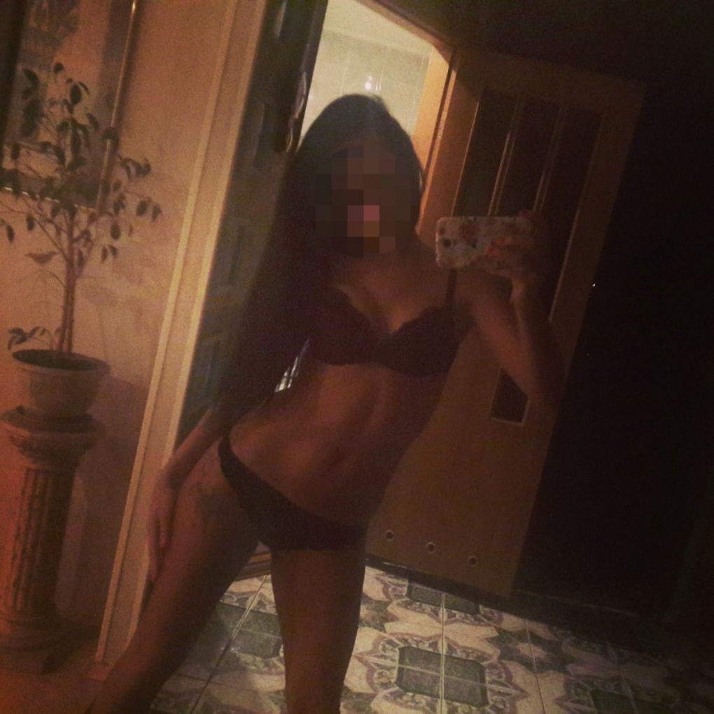 Моника Пьетрасинска платье