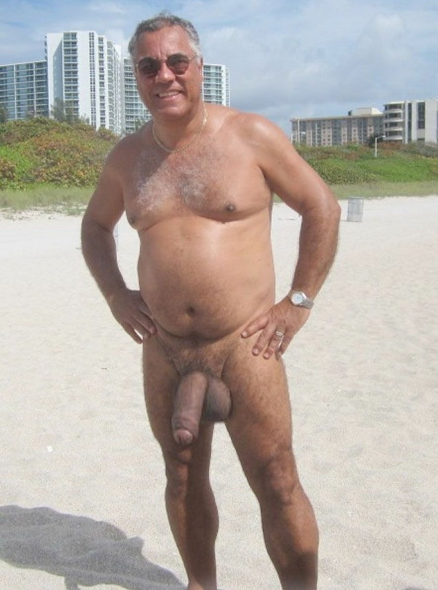 Зрелый мужчина с огромным членом