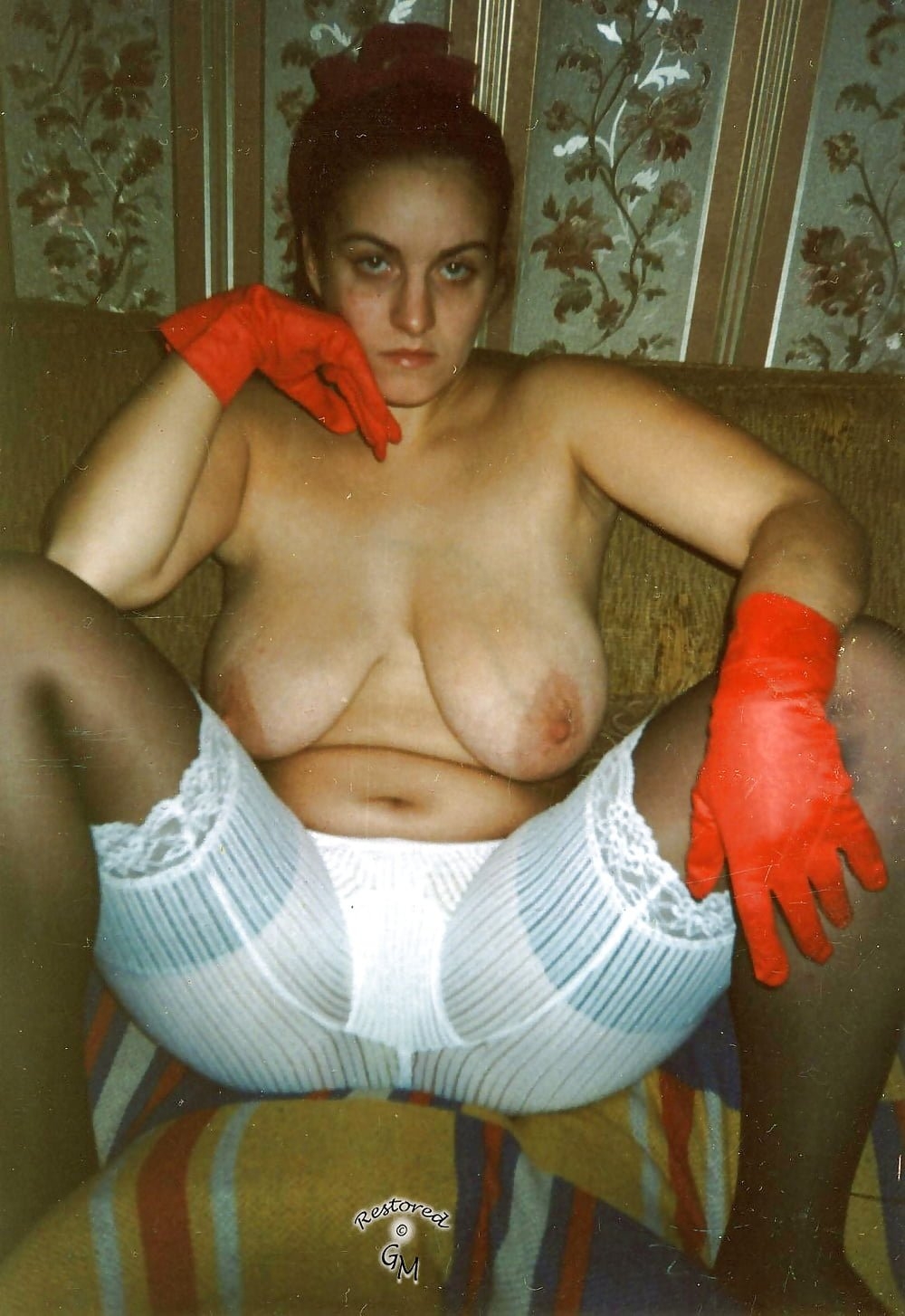 Эротические рисунки женщин в панталонах