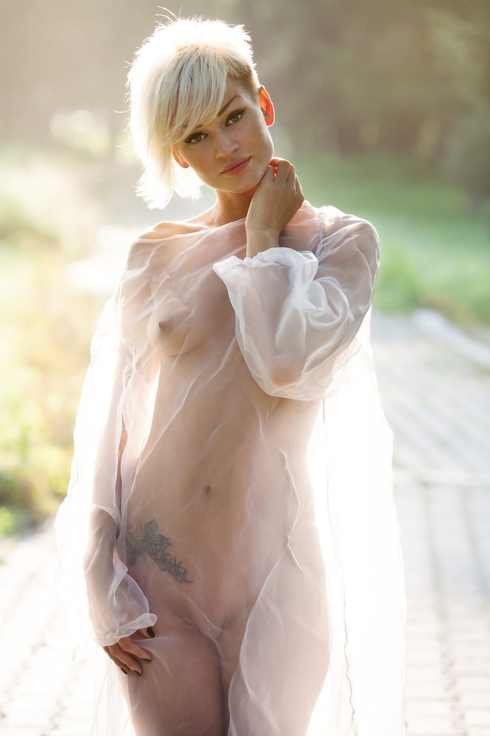 Голые красотки в прозрачном