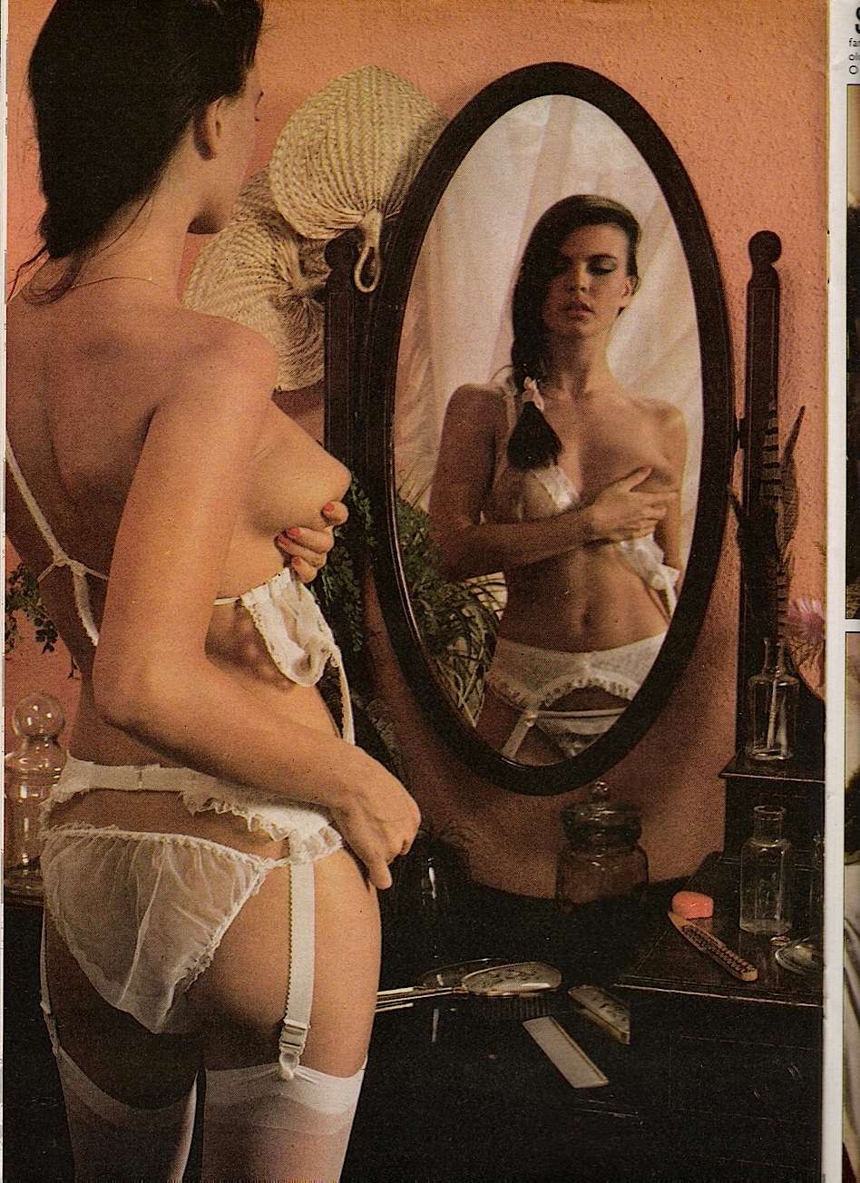 Джули Бенц (Julie Benz) голая