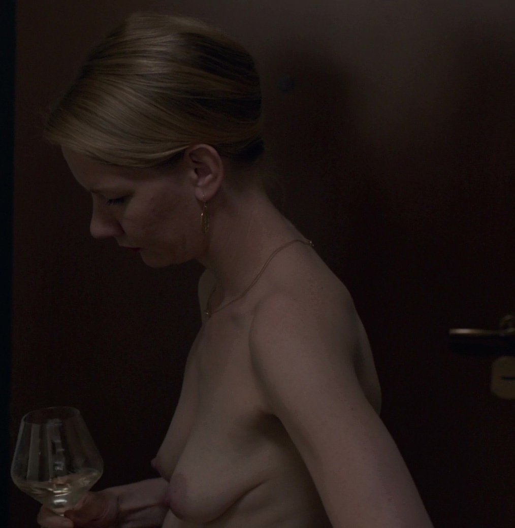 Сандра Хюллер голая в кино