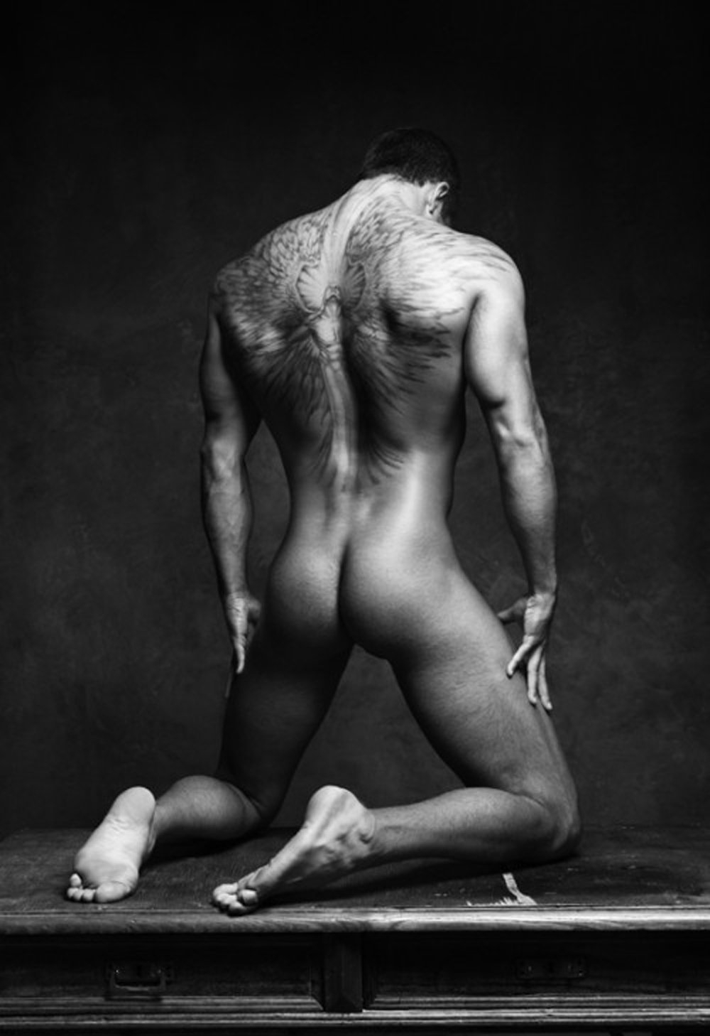 Голенькие девушки и парни