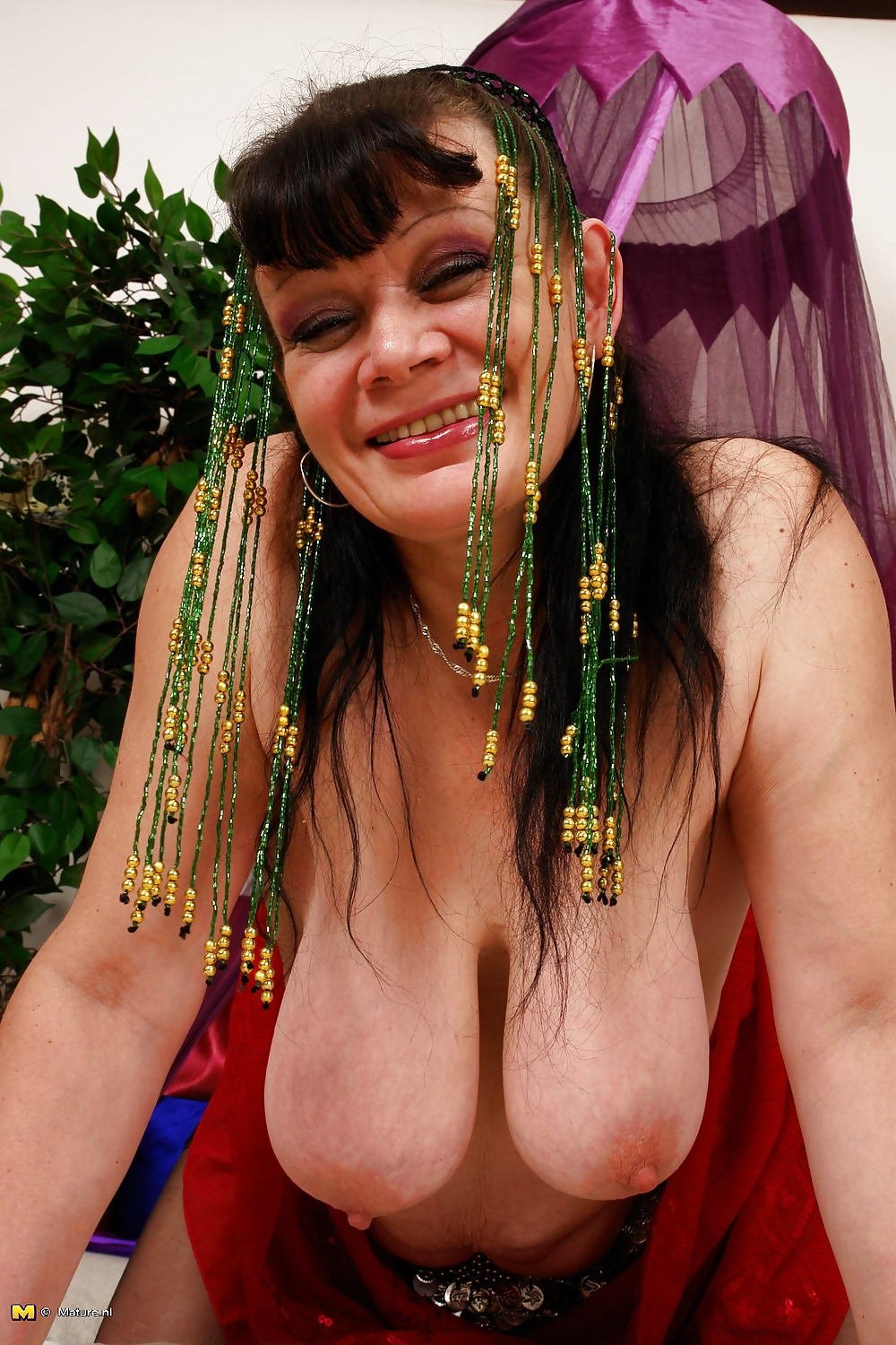 Цыганские голые женщины