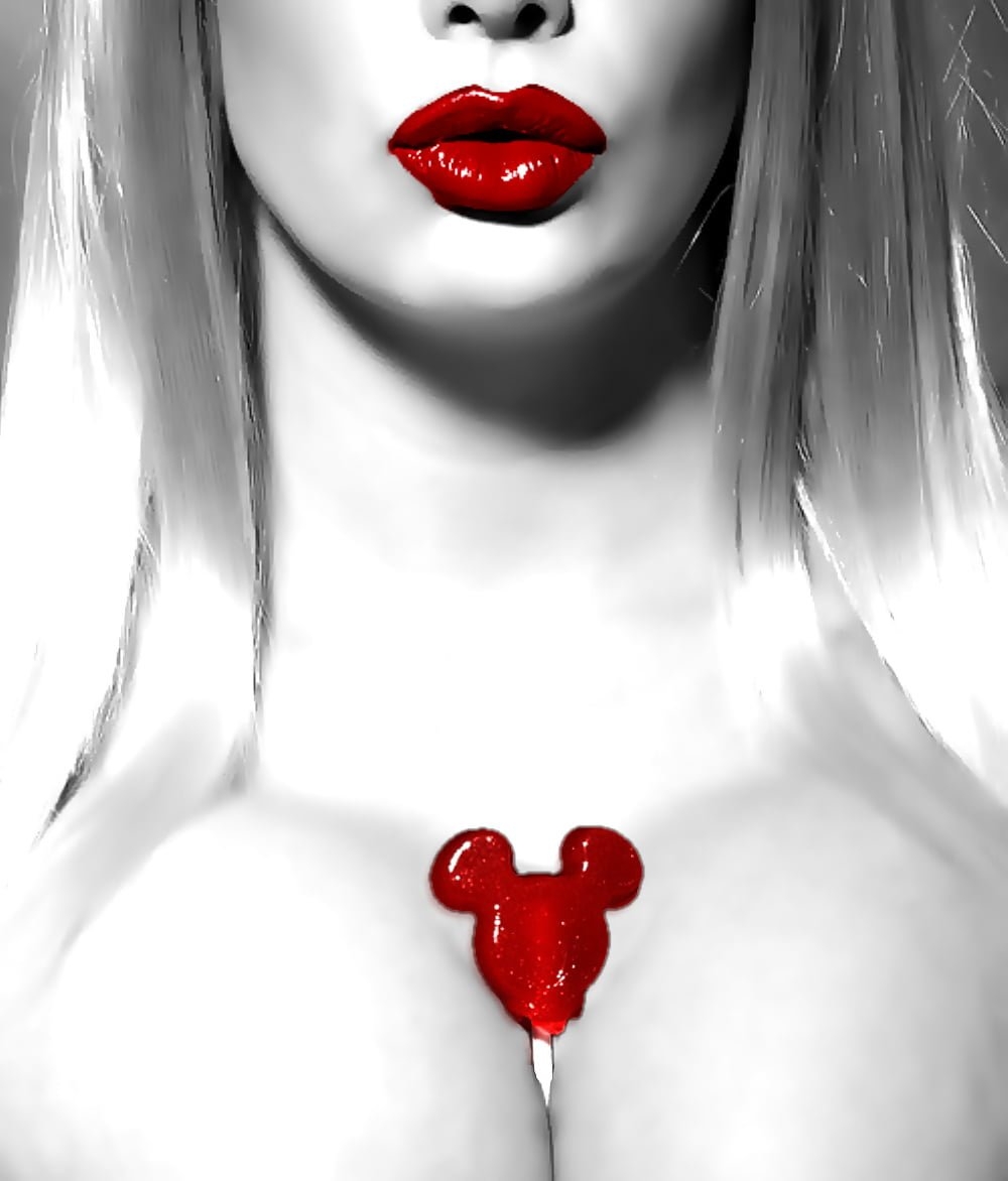 Секси девушки с красными губами