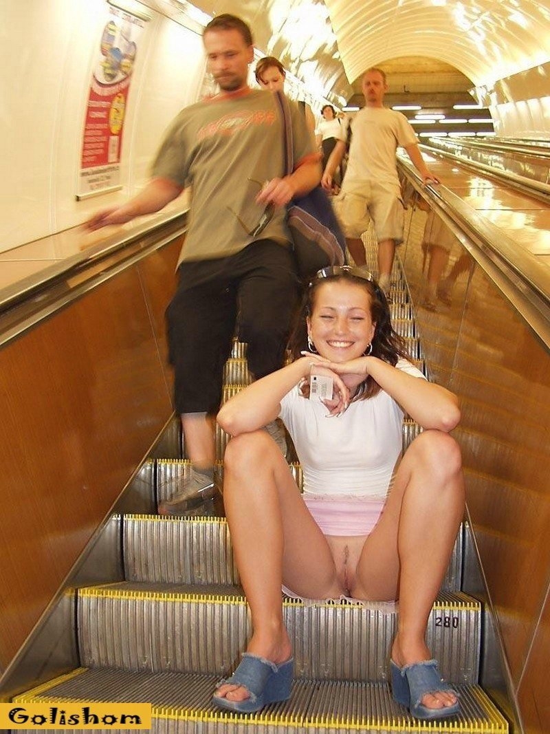 Голые женщины в общественном транспорте