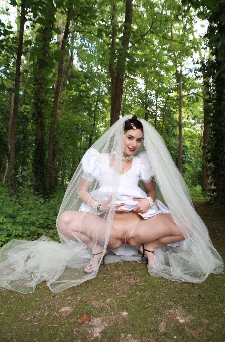 Невеста разделась на свадьбе