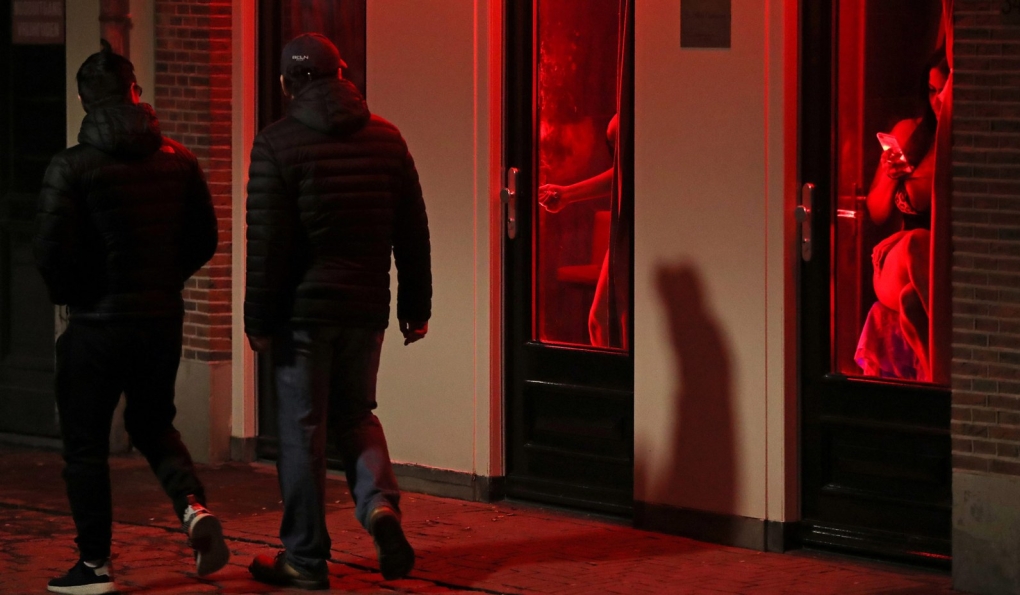 Улица красных фонарей Амстердам скрытой камерой