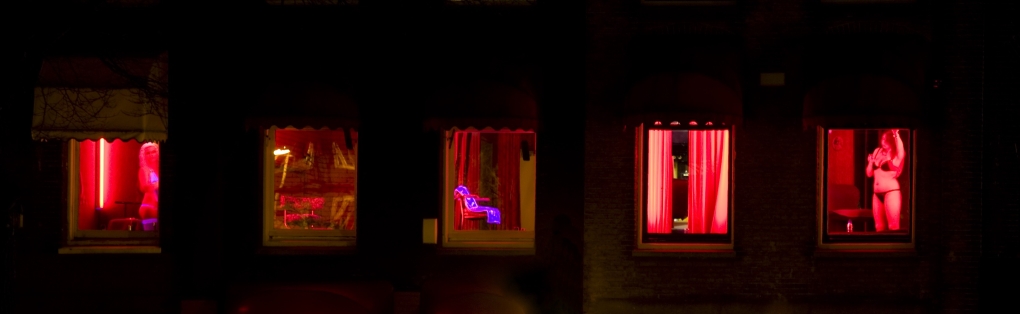 Квартал красных фонарей Амстердам витрины