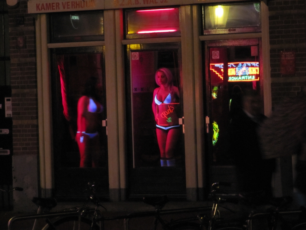 Квартал красных фонарей Амстердам витрины