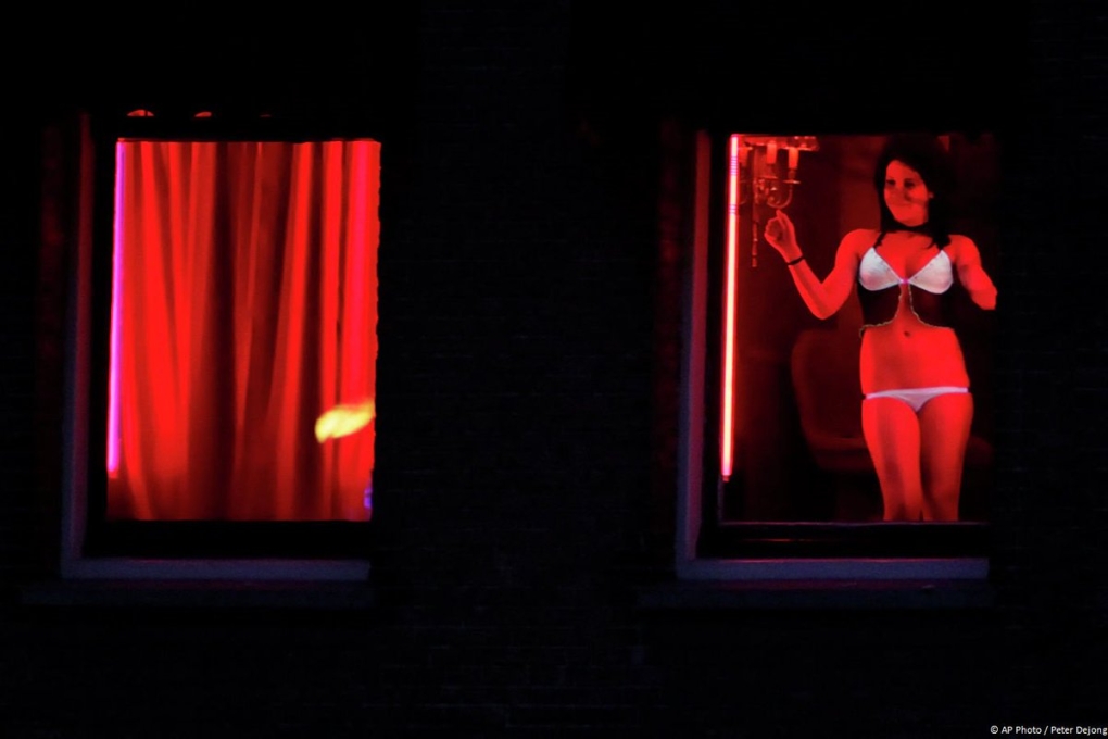 Квартал красных фонарей Амстердам девушки