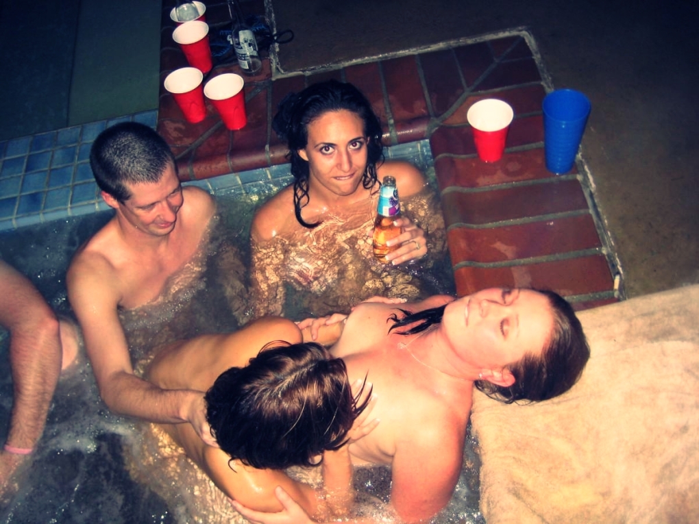 Семейная оргия в сауне