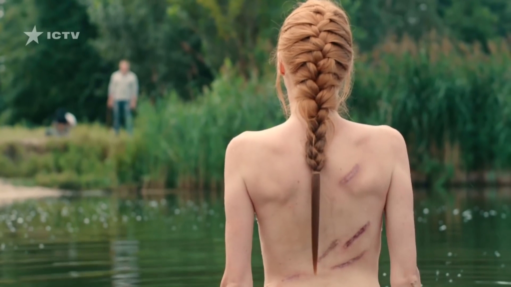 Alina Gorohova голая на кухне