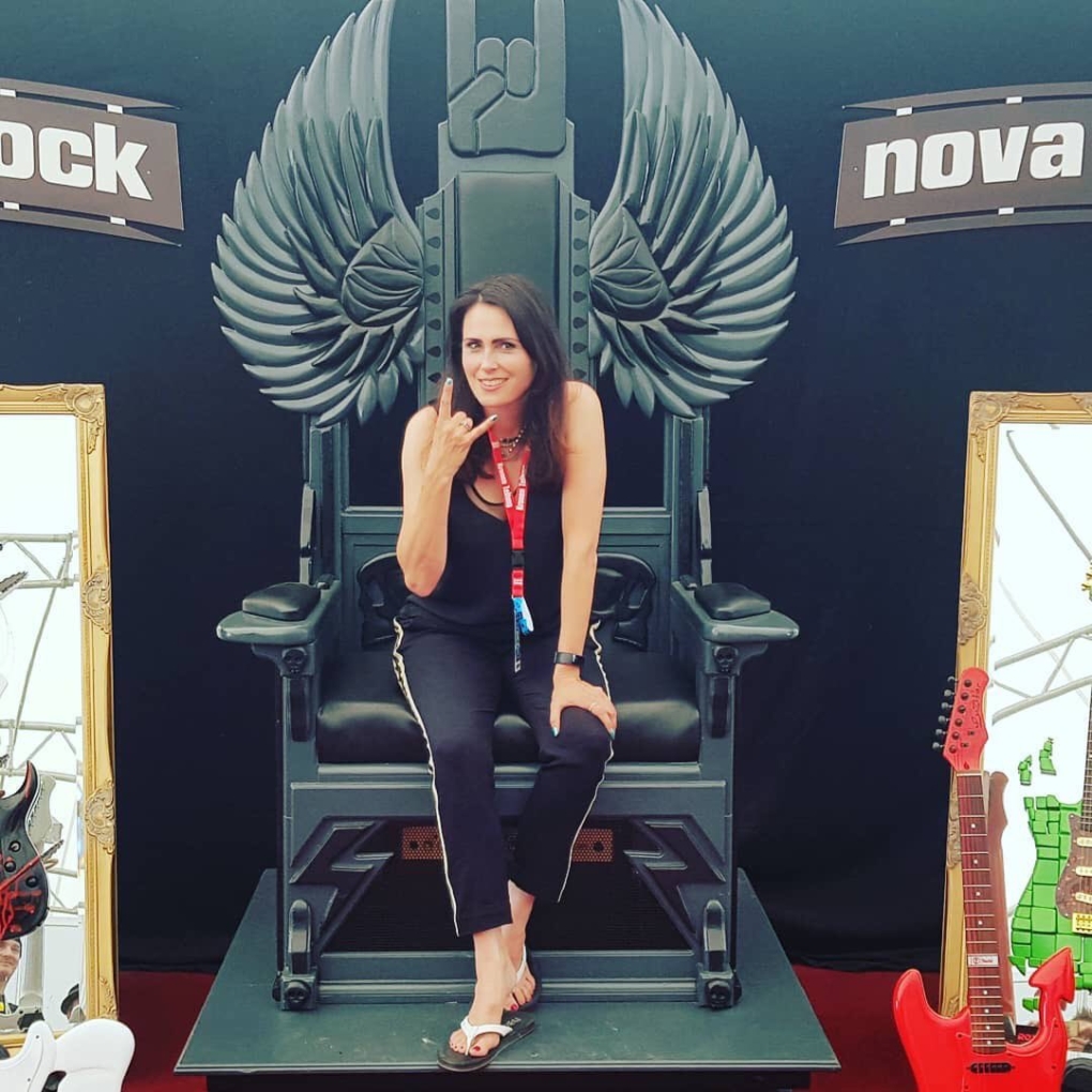 Шарон ден Адель ножки