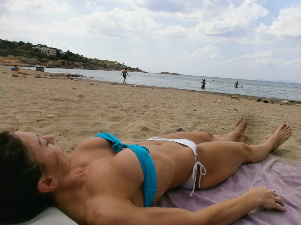 Ирина Низина на пляже