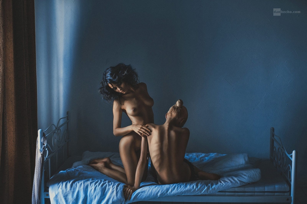 Раздетые мужчины и женщины