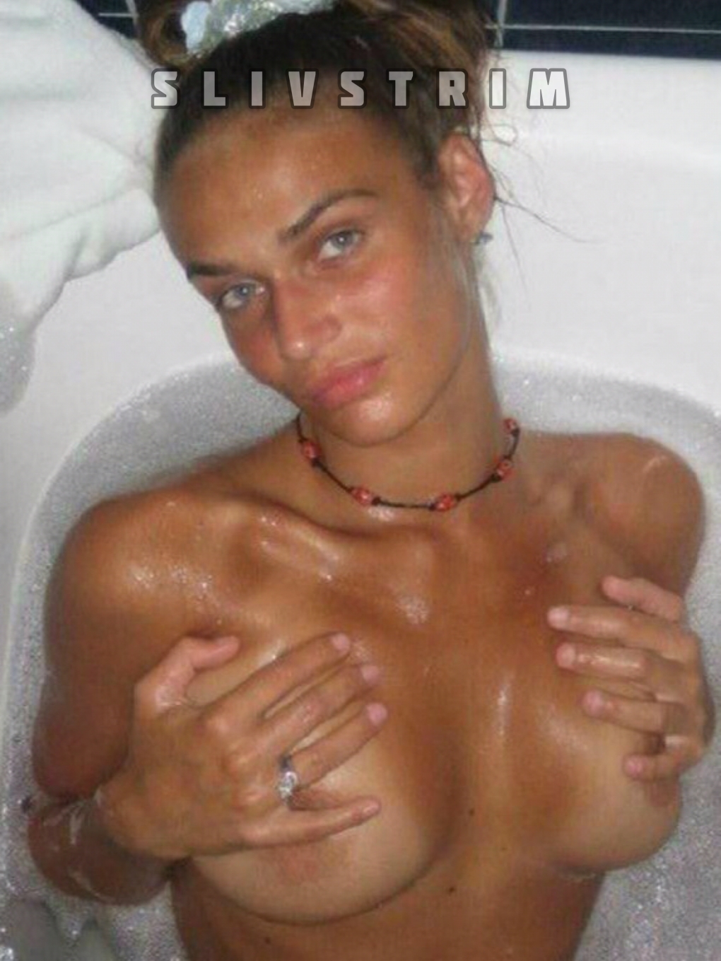 Алёна Водонаева сиськи