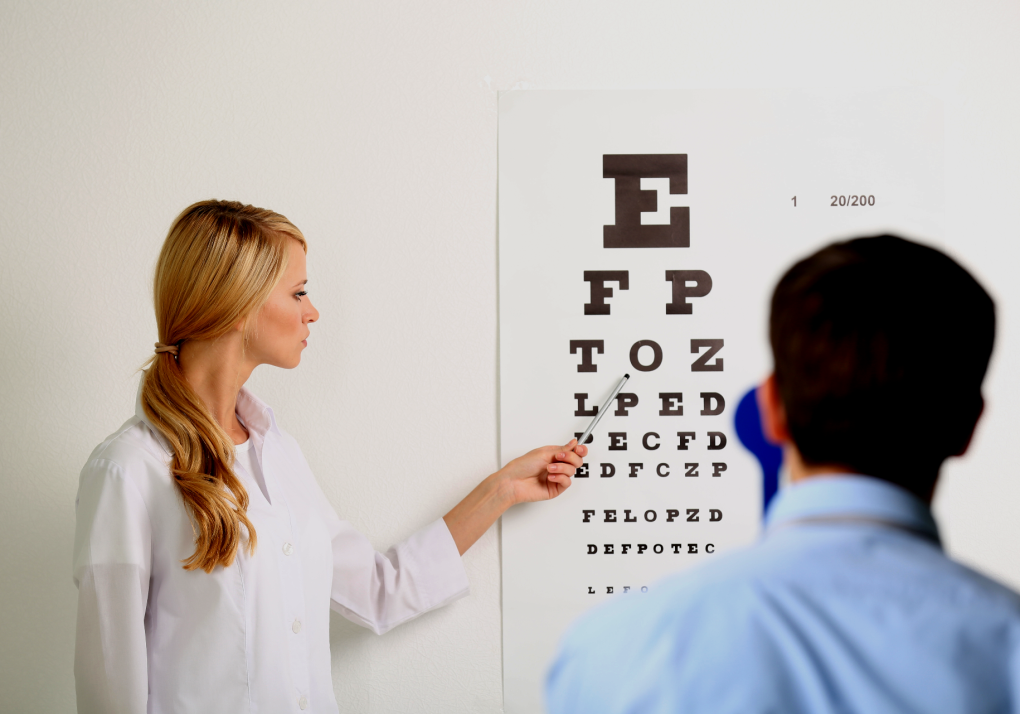 Ребенок у окулиста