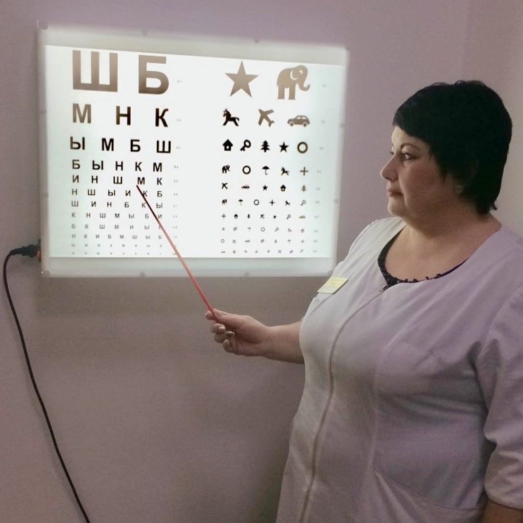 Мужчина у офтальмолога