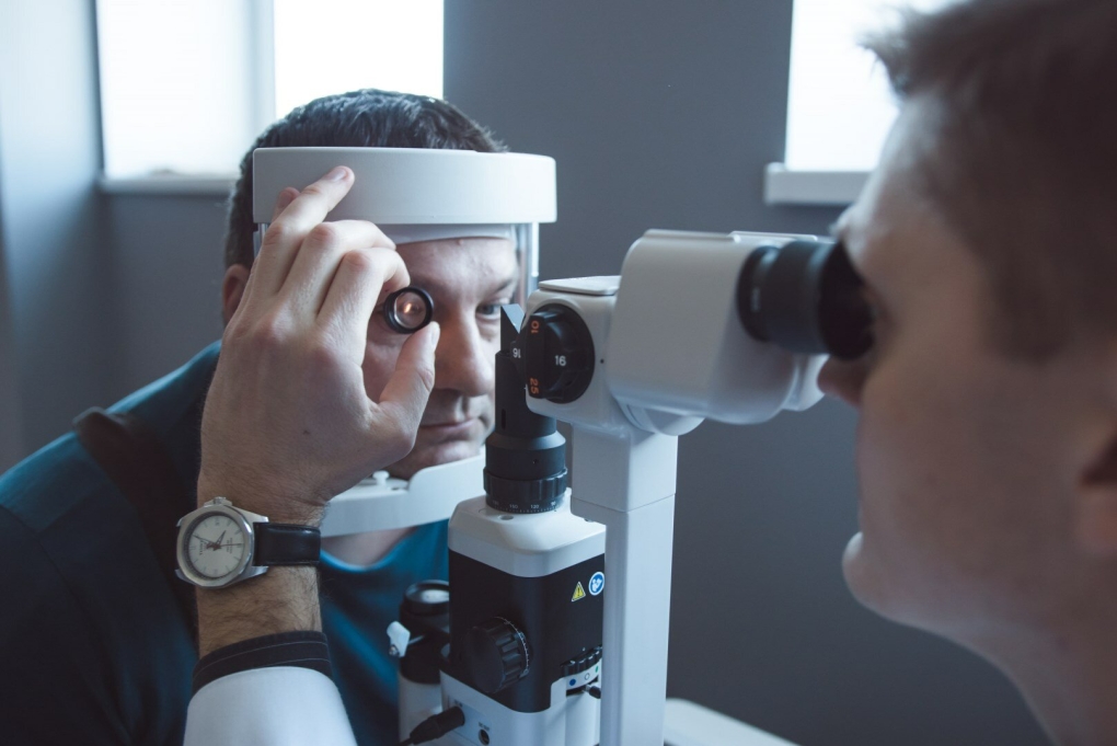 Исследование зрения на аппарате