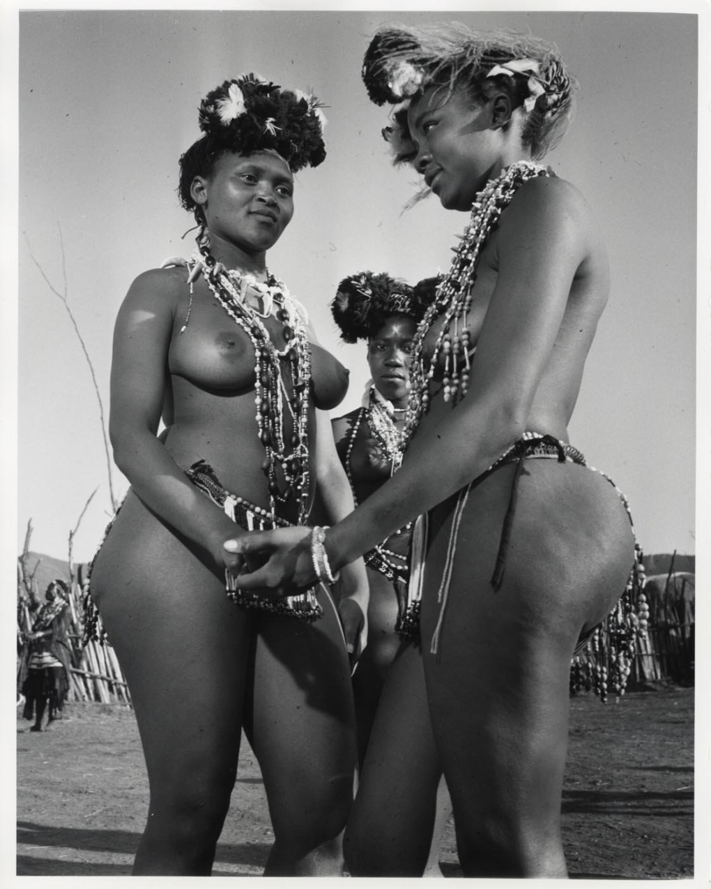 Эфиопские женщины голые