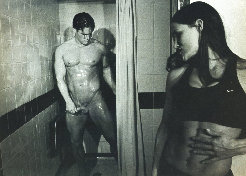 Голые женщины в общественной бане