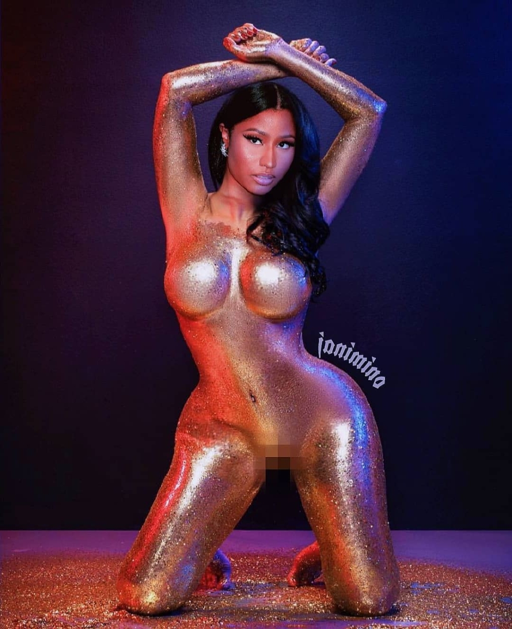 Ники Минаж огроменные сиськи