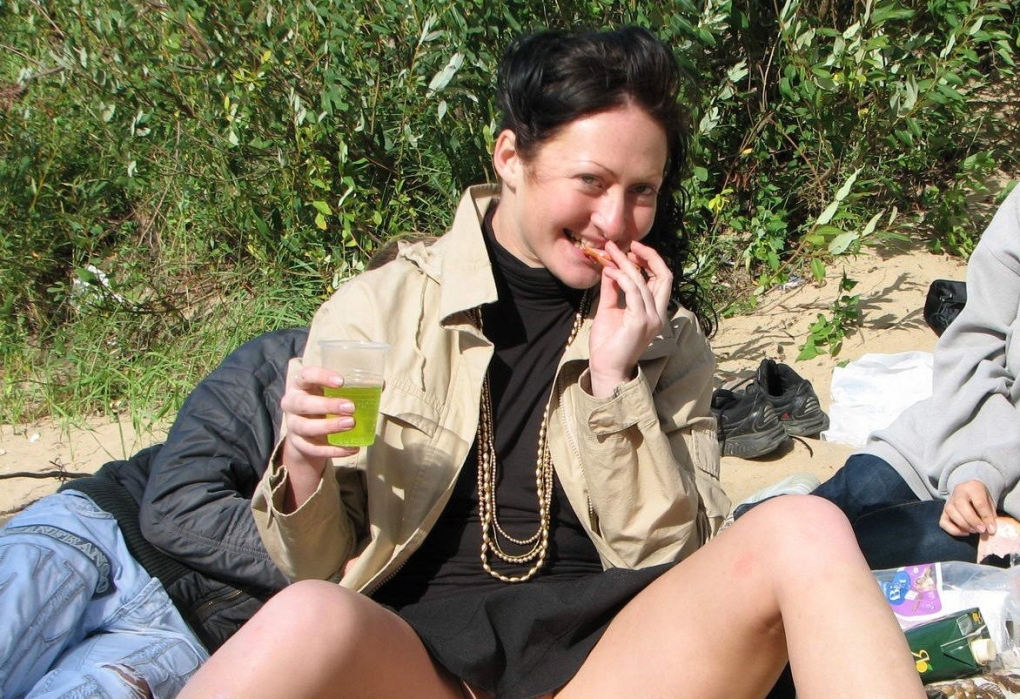 Голые зрелые бабы ебля на природе