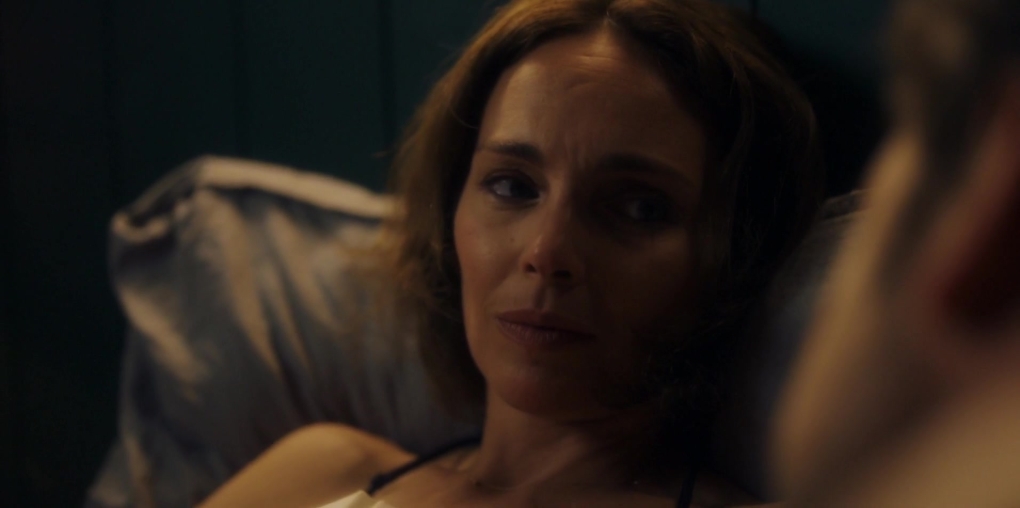 Клэр Дэйнс в купальнике