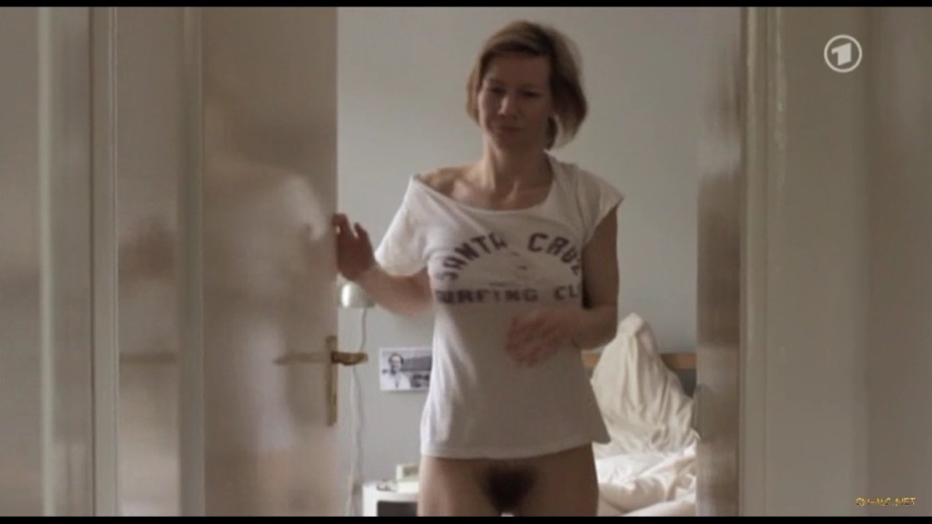 Актриса Сандра Хюллер голая в фильме