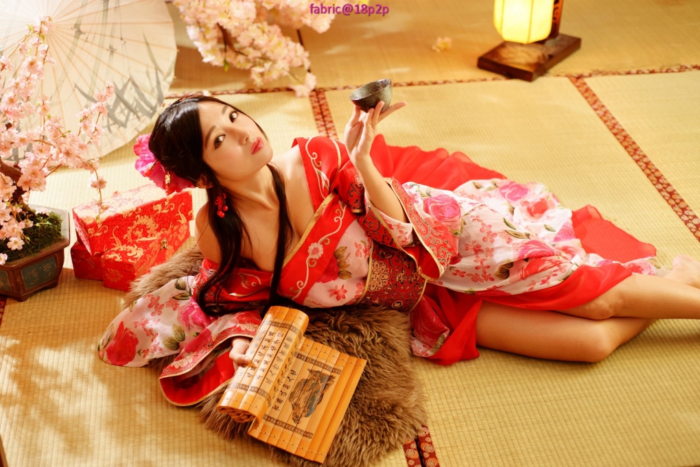 Девушка в кимано лнжтт