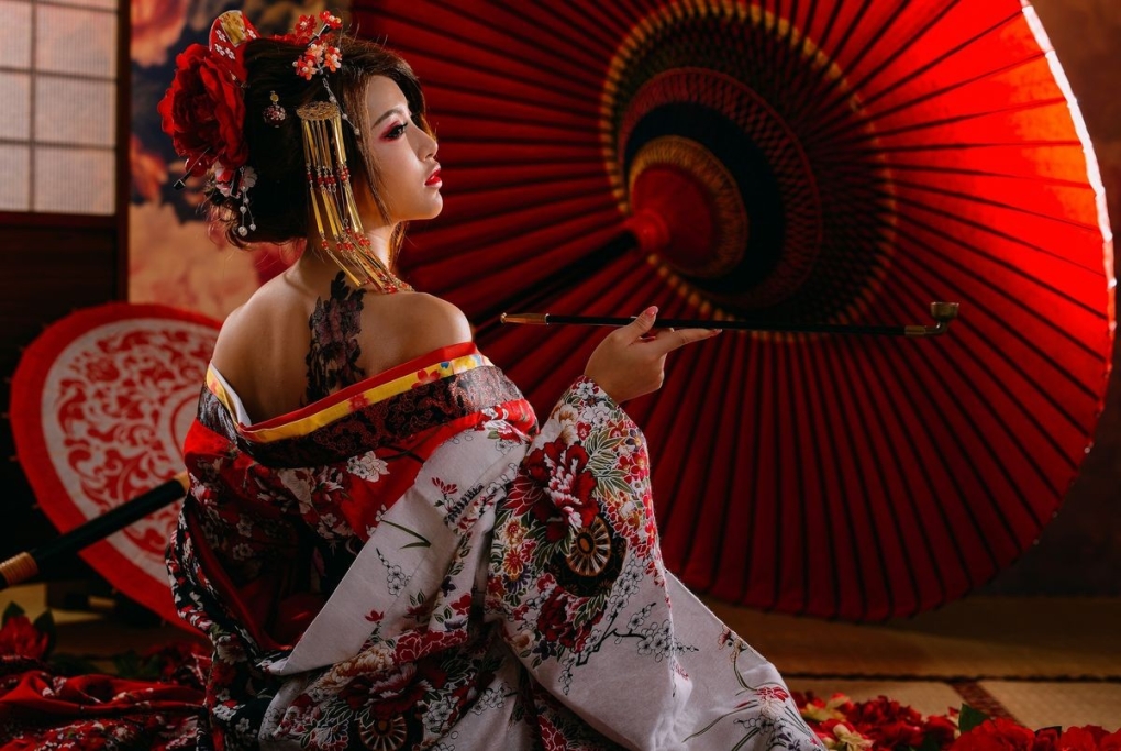 Азиатки с косичками