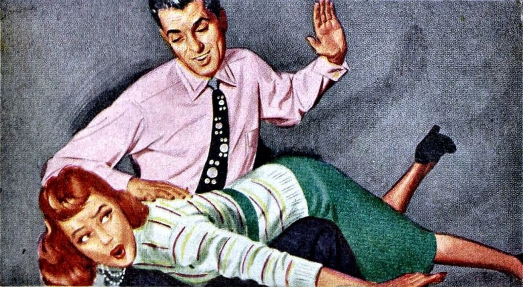 Шлепки по голой заднице