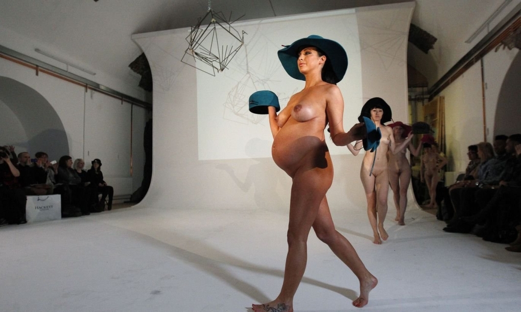 Alejandra Guilmant титьки подиум