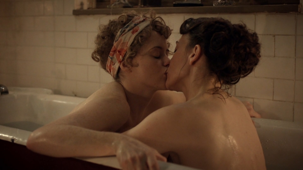 Дженнифер Лайонс сиськи